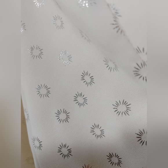 Pretty white sleeveless blouse with silver stars - Picture 3 of 3